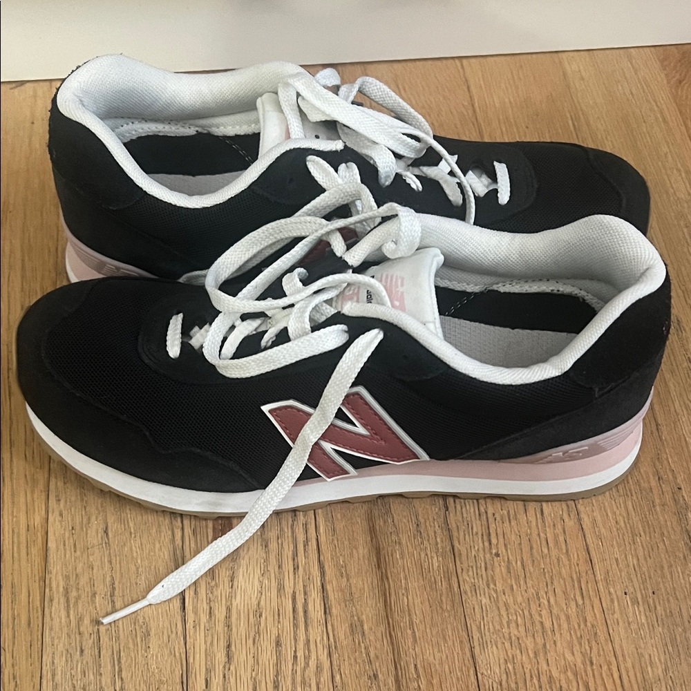 New Balance 515 Women's Navy and Pink Sneakers